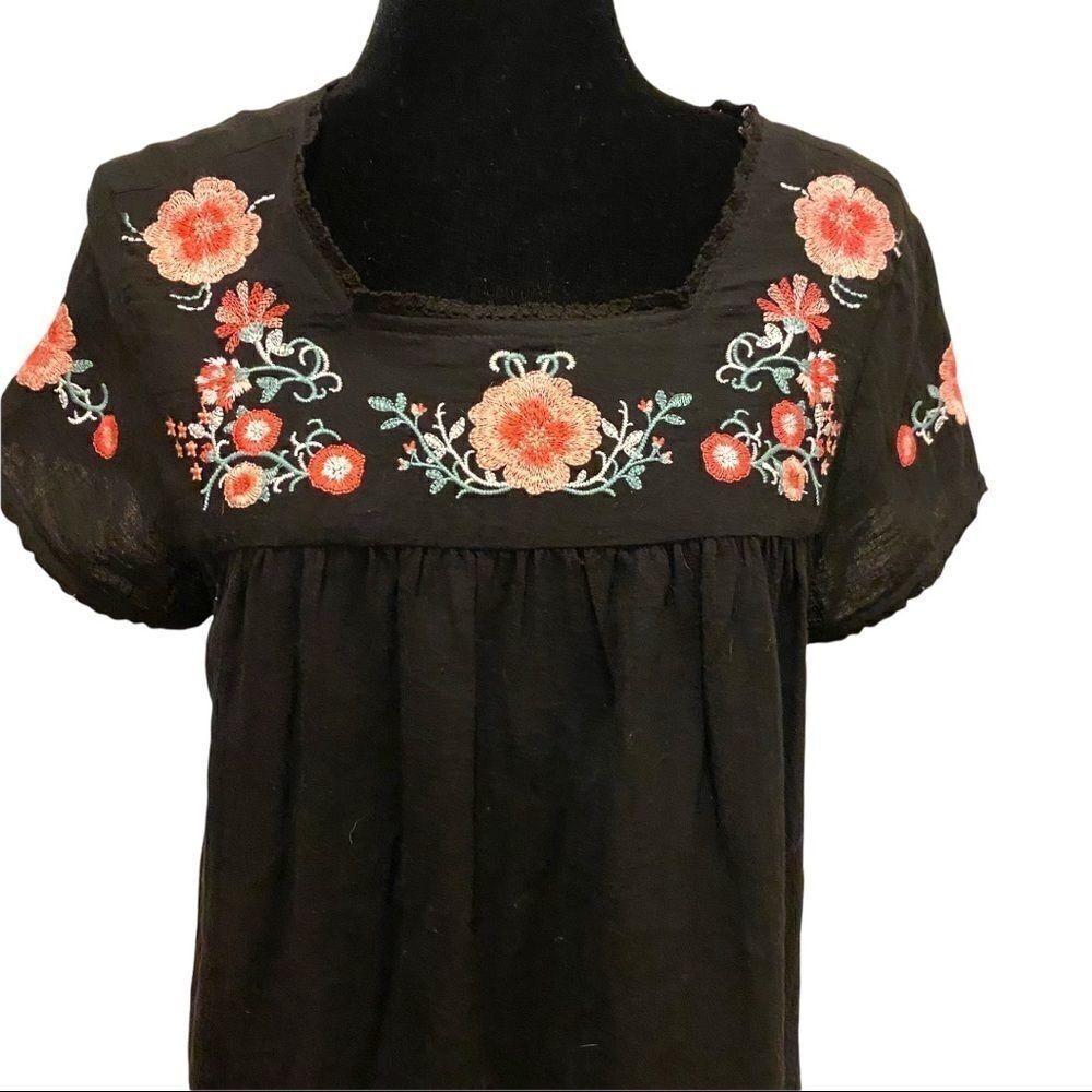 Unit by Andre Embroidered Top‎ - Picture 2 of 15